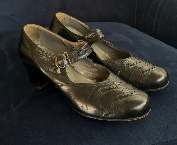 Vintage 40s Black Mary Jane Shoes Cut Outs - image 4