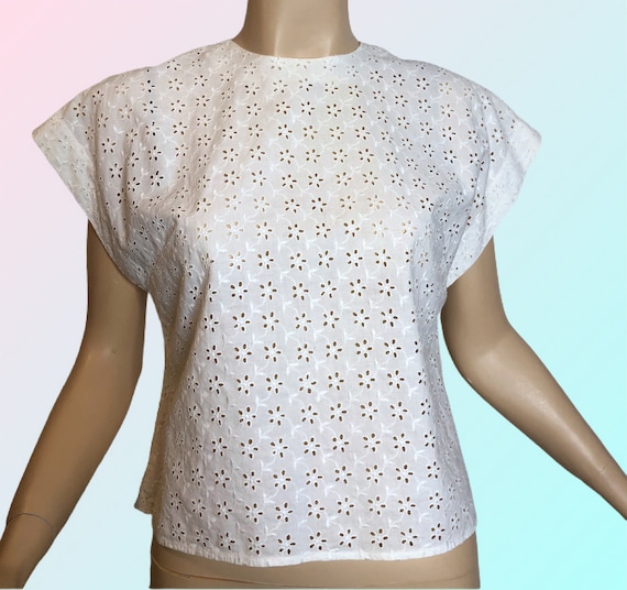 Vintage 1950s Blouse White Cotton Eyelet Button B… - image 2