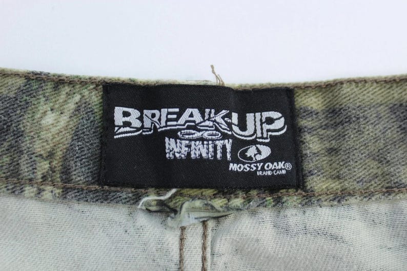 Mossy Oak Camo Cargo Pants - ThriftedThreads.com