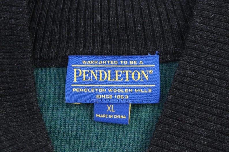 Women's Pendleton Aztec Patterned LS Shirt - ThriftedThreads.com