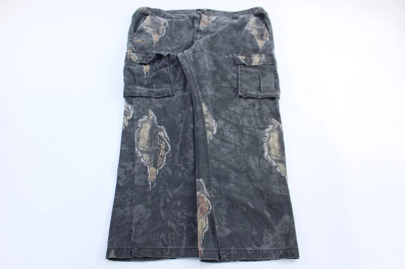 Mossy Oak Camo Cargo Pants - ThriftedThreads.com