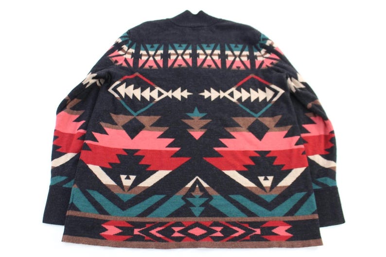Women's Pendleton Aztec Patterned LS Shirt - ThriftedThreads.com