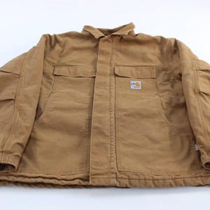 Chaqueta tradicional ignífuga con cremallera y parche del logotipo de Carhartt en color tostado