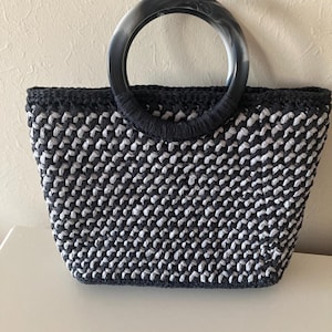 Borsa all'uncinetto in corda di carta nera e grigia, borsa con manico, borsa estiva, casual, borsa fatta a mano
