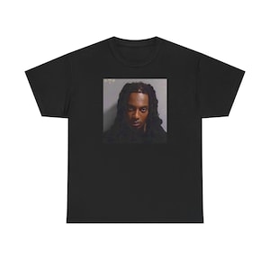 Camiseta de algodón grueso con foto policial de Playboi Carti