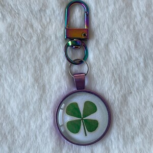 Four Leaf Clover Steel Lucky Keychain Charm - Heart & Clover Pendant - Silver/Green Lucky Keychain - Foto 8