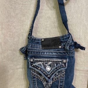 Porte-monnaie pour iPhone en jean bleu à motifs et perles