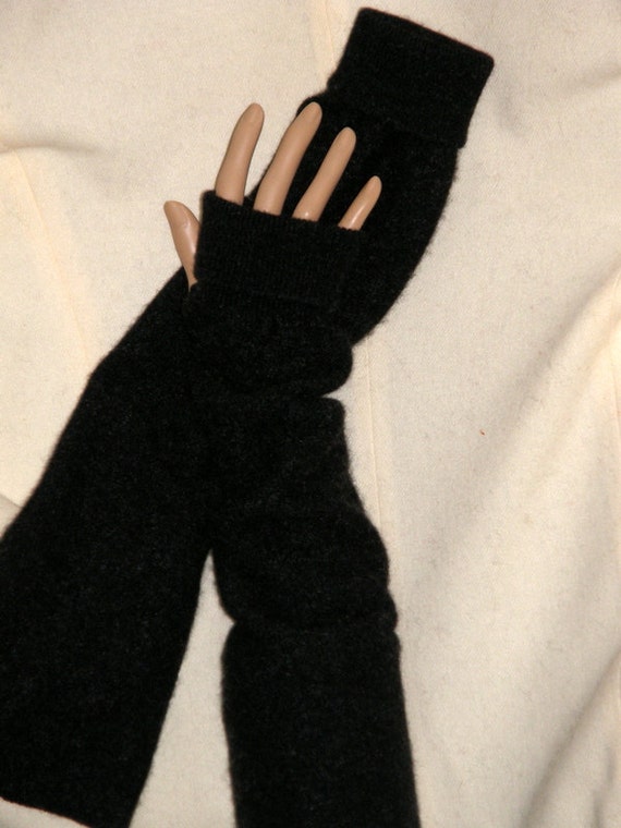 mcleodhandcraftgifts Long Black Cashmere Arm Warmer Fingerless Gloves Upcycled Cashmere Sweater Fingerless Mittens Wrist Warmers Cashmere Armwarmers Size Small