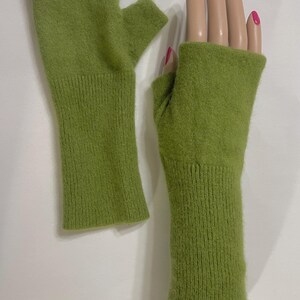 143  moss green Cashmere armwarmer Fingerless Gloves upcycled Cashmere Fingerless Mittens Wrist Warmers organic material texting gloves