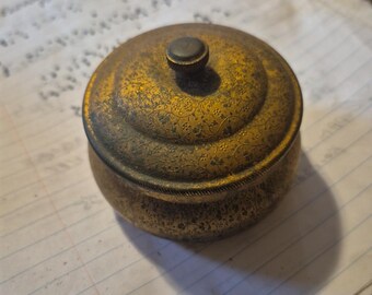 Antique Pozzoni's complexion powder tin. BRASS MATERIAL. Made between 1884-1910