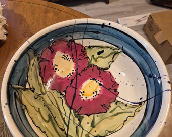 11 inch porcelain pasta serving bowl.made by Donna toohey.florsl designs