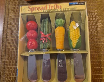 3 juegos de untadores de queso o mantequilla Joe de Vivre. Los tres paquetes vienen sellados en sus cajas originales. Nuevos.