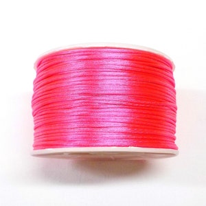 Neon Pink Fluo Pink Satinschnur 1 mm, Seidensatinschnur, Rattailschnur, Shamballa Schnur, Kumihimo Schnur, Makrameeschnur - ca.4,5 m(1 Stück)