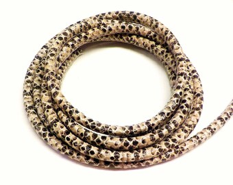 Beige Snake Print Cord, Faux Leather Cord, Vegan Snake Print Round Cord, Embossed Nappa Stitched PU Leather Cord 5mm - 1Yard/ 92cm (1 pc)