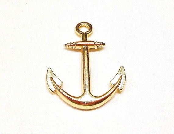 Vintage gold plated ship anchor pendant.