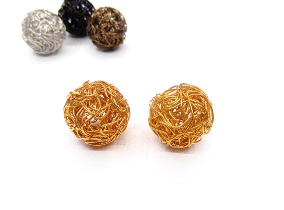 Beads on a online wire