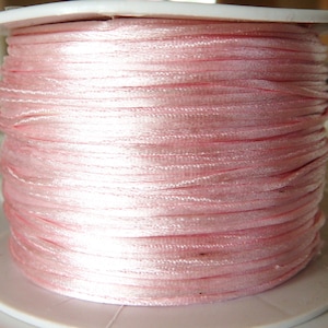 Baby Rosa Satinschnur 1 mm, Seidensatinschnur, Rattailschnur, Shamballa Schnur, Kumihimo Schnur, Makrameeschnur - ca.4,5 m(1 Stück)