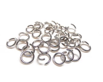 Rodiumpläterade mässingshoppringar 8,5 mm x 6,1 mm x 1,2 mm, 16 Gauge, mattfria, starka hoppringar - 30 stycken