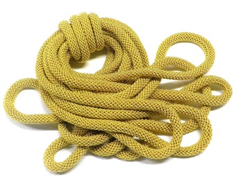 Cordon de corde ovale tressé d’or, cordon de garniture semisoft, cordon de soie artificielle, cordon de modèle de maille, 10x8mm environ - 18 pouces/46cm environ (1 morceau)