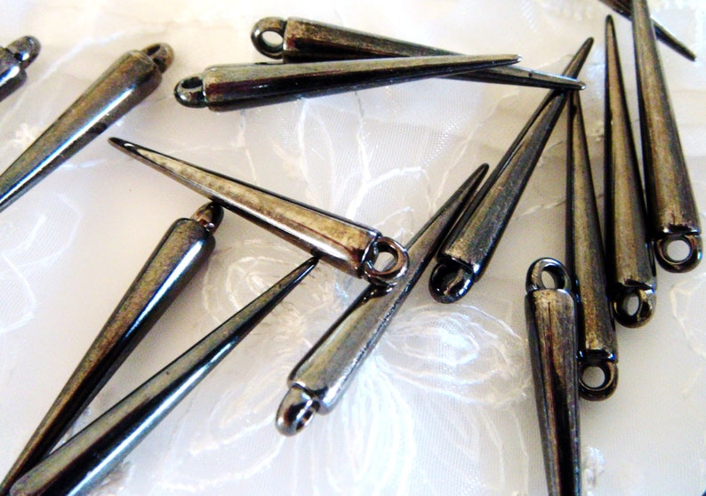 20 pieces CCB Spike Cone Beads Gun Metal Plated Lightweight Beads 5 x 35,5mm