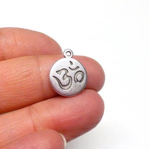 Silver Om Symbol Charm, Aum Ohm Bracelet Necklace Charm, Buddhist Charm, Zen Pendant, Yoga Namaste Meditation Charm 16mm - 2 pcs