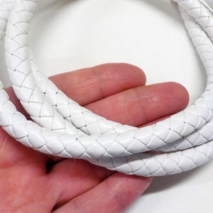 Weiß geflochten Vegan Lederband, Kunstleder 9-10mm Schnur, perfekt für Armbänder oder Halsketten, verkauft in 40cm/15,7" Längen