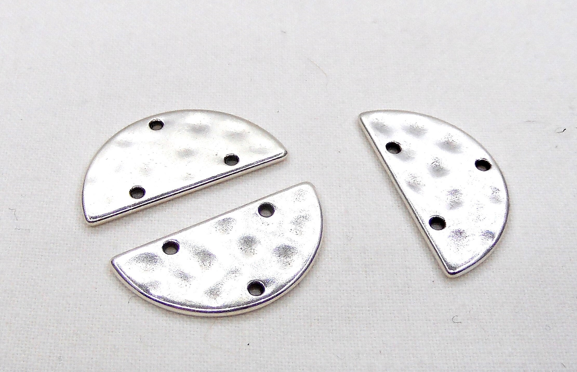 Silver Hammered Half Circle Pendant, Geometric Hemicycle Pendant, Minimalist Jewelry, Greek Metal Cast Pendant, 25x13mm (Ø 1.2mm) - 2 pcs