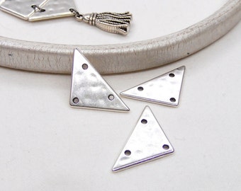 Silver Plated Hammered Triangle Pendant, Geometric Triangle Pendant, Minimalist Jewelry, Greek Metal Cast Pendant, 25x13mm (Ø 1.2mm) - 2 pcs