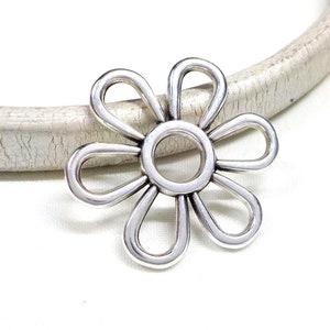 Silver Plated Flower Pendant, Silver Flower Connector, Daisy Pendant, Floral Medallion, Large Flower Pendant 27mm - 1 piece