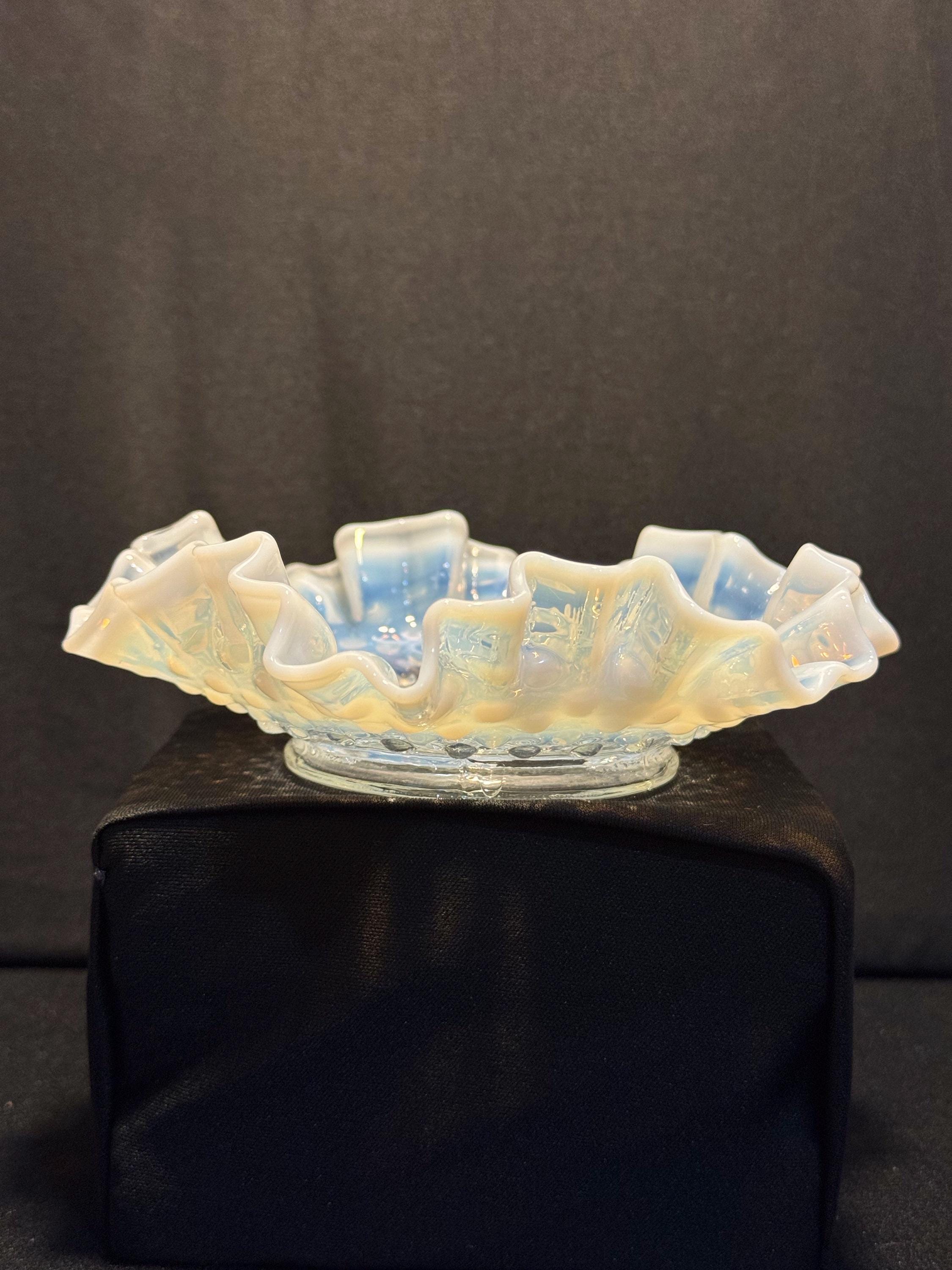 ヴィンテージ フェントン オパールセント ホブネイル ボンボン ガラス