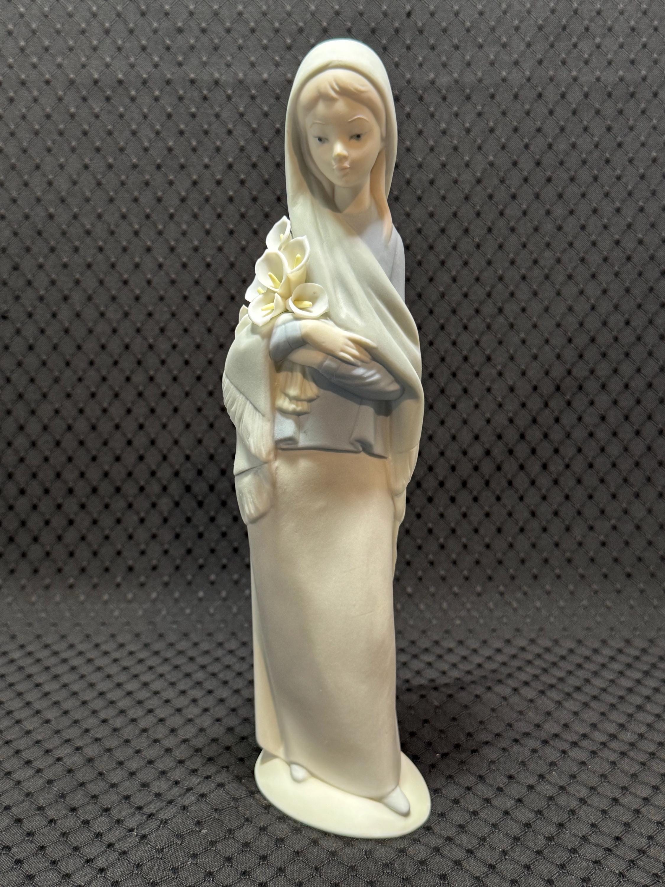 Lladro Girl With Calla Lilies - Etsy