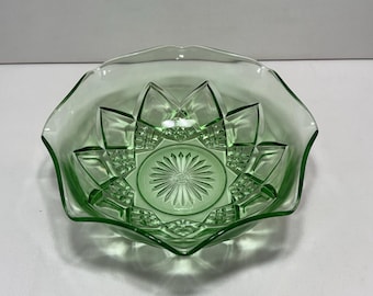 Hazel Atlas Glass Diamond Arches Green Uranium Glass Serveerschaal