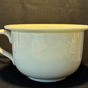 Beige English Ironstone Chamber pot/ Planter