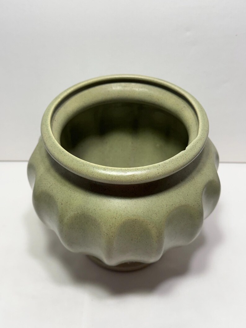 Sage Green Speckle Glaze Haeger USA Ribbed Planter image 3
