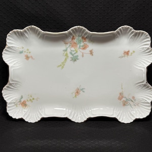 Plato de servir de porcelana pintado a mano con el diseño St. Lazare de Haviland Limoges