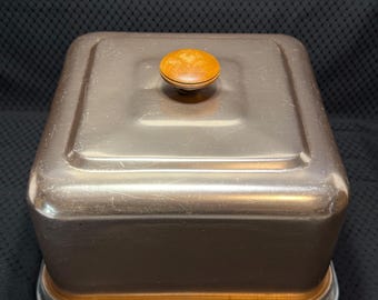 Vintage Tupperware Kuchenbehälter, quadratisch, hergestellt in Kanada, Modell 1241, Servierplatte, goldfarbener Sockel, Modell 1242, Tragegriff, Modell 624, gebeizt
