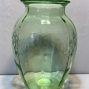 Large Anchor Hocking Cameo Pattern Green Uranium Glass Vase