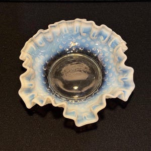 Vintage Fenton Opalescent Hobnail Bonbon Glasschale