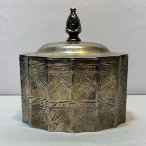 Vintage Godinger Silver Plated Red Velvet Lined Covered Trinket Box