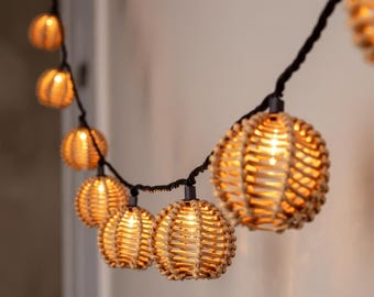 Guirlande lumineuse solaire en rotin, lanternes boules, étanche, style bohème, guirlande de jardin tissée, cadeau idéal pour une pendaison de crémaillère.