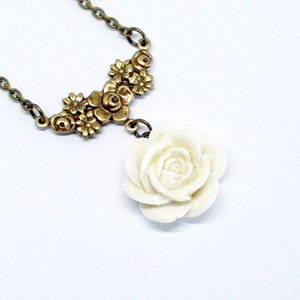 Off White Rose Necklace, Ivory Cream Colored Flower, Floral Necklace, Victorian Necklace, Antiqued Brass, Vintage Style Bridal Necklace