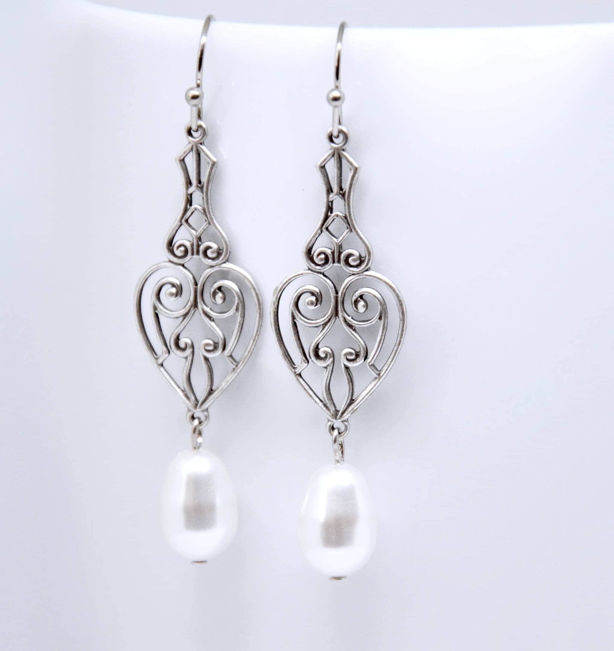 Teardrop Pearl Dangle Earrings