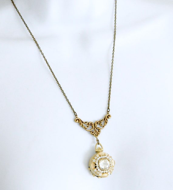 Victorian 4 Photo Locket Necklace 4 Picture Locket Antique Brass