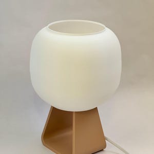 Lâmpada impressa em 3D Cora com design moderno e ecológico