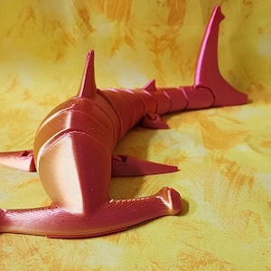 Articulated Hammerhead Shark Toy – 3D Printed Fidget Shark, Flexible Ocean Animal Figure, Unique Gift for Kids & Shark Lovers