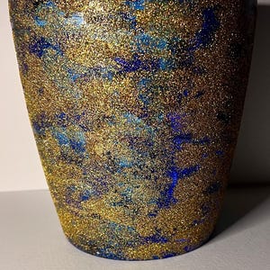 Decorated terracotta vase