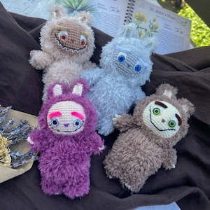 Cute monster crochet pattern toy. Fantasy crochet pattern beast. Pattern monster keychain.