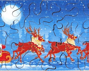 New Hand Cut Wooden 23-piece Christmas Jigsaw Puzzle in Plywood Box