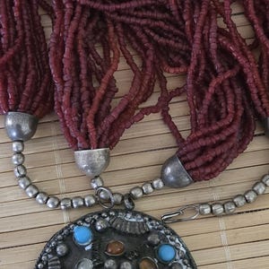 Vintage sherpa Red glass beads ethnic pendant necklace from Nepal - STR004E
