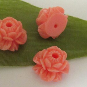 Pink lotus resin beads - 2 beads - BD446A